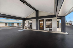 Rodeway Inn & Suites